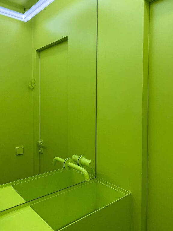 How to Create a Minimalist Bathroom Setup for a Clean, Calm Space